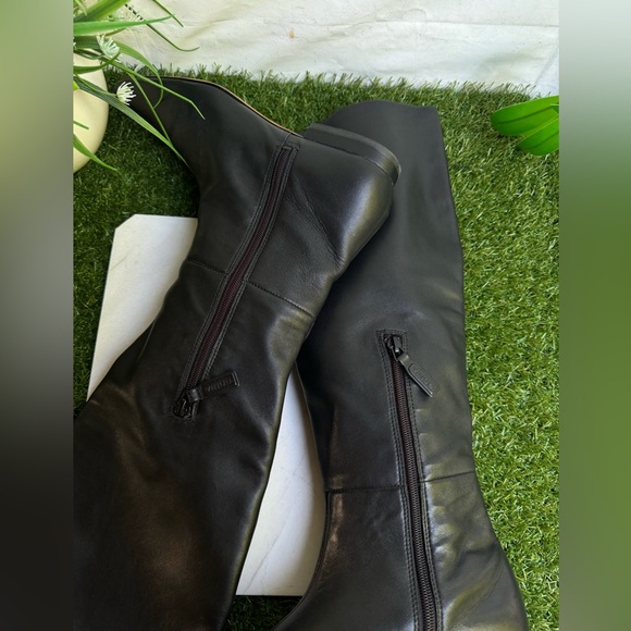 VINCE Women's Nella Knee
High Boot Black soft Leather size 36.5 US 6.5 - Picture 9 of 13